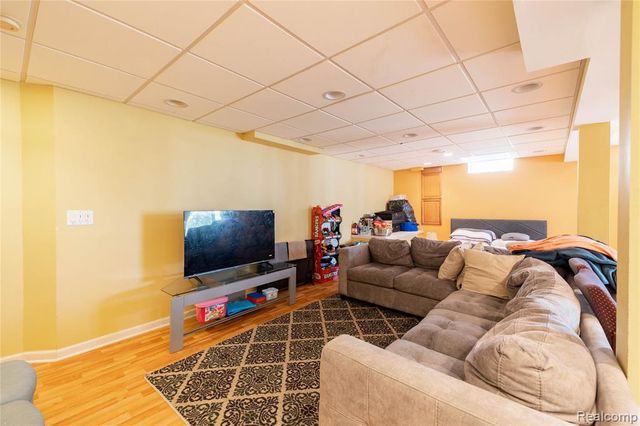 425 Thornridge Court, Rochester Hills, MI 48307