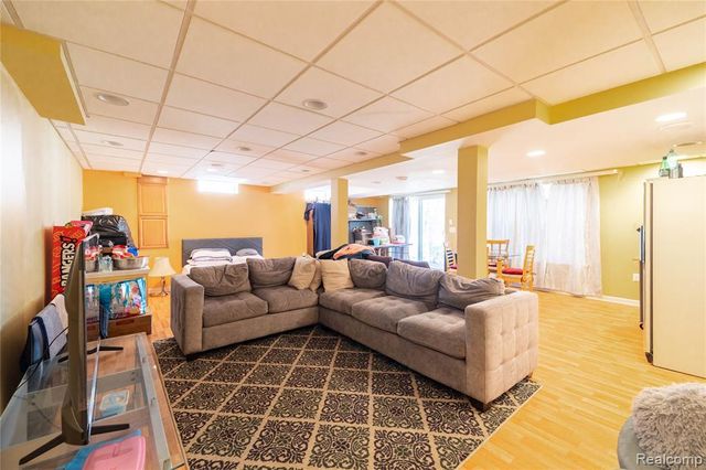 425 Thornridge Court, Rochester Hills, MI 48307