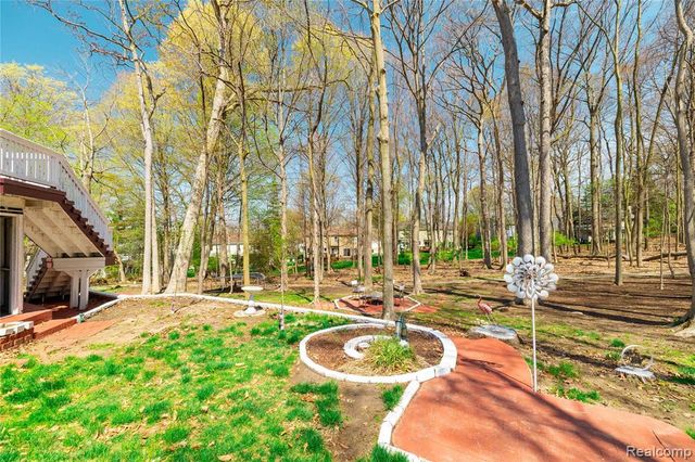 425 Thornridge Court, Rochester Hills, MI 48307