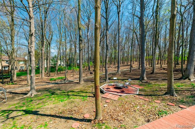 425 Thornridge Court, Rochester Hills, MI 48307