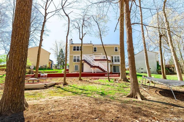 425 Thornridge Court, Rochester Hills, MI 48307