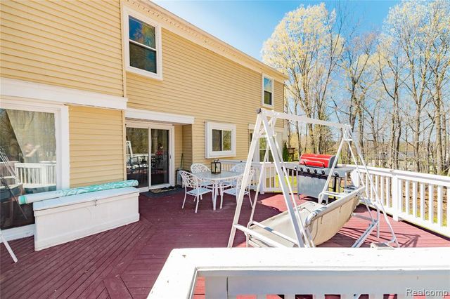 425 Thornridge Court, Rochester Hills, MI 48307