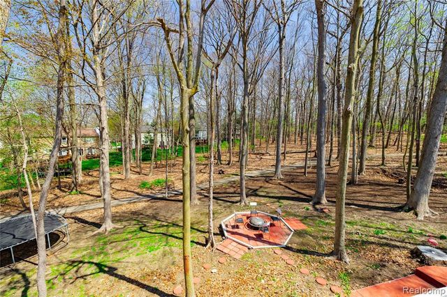 425 Thornridge Court, Rochester Hills, MI 48307