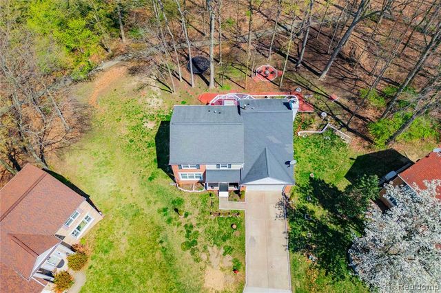 425 Thornridge Court, Rochester Hills, MI 48307