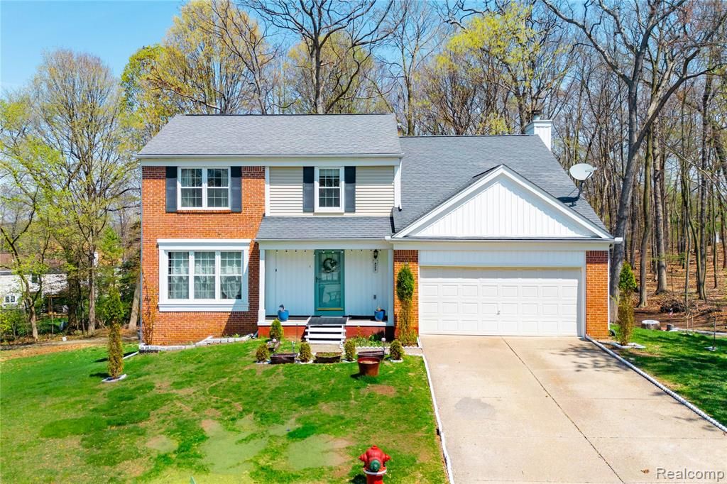 425 Thornridge Court, Rochester Hills, MI 48307