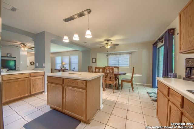 6623 SHADOW RUN, San Antonio, TX 78250