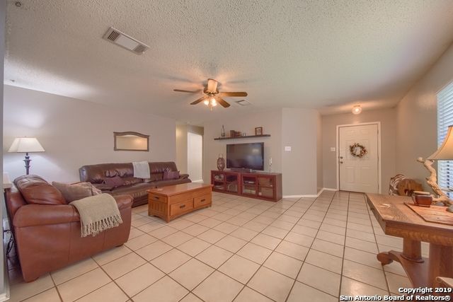6623 SHADOW RUN, San Antonio, TX 78250