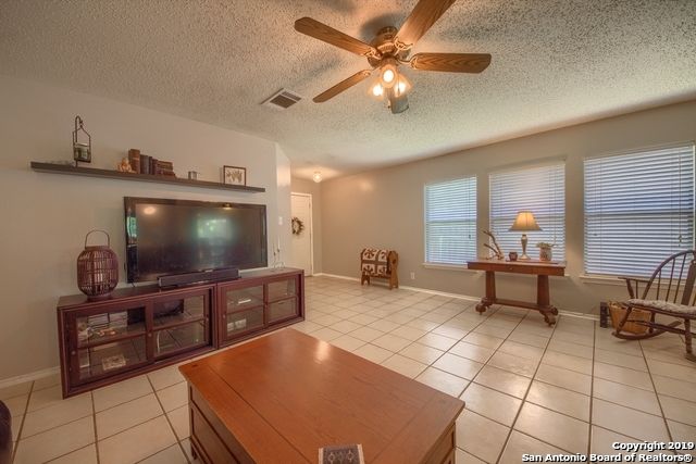 6623 SHADOW RUN, San Antonio, TX 78250