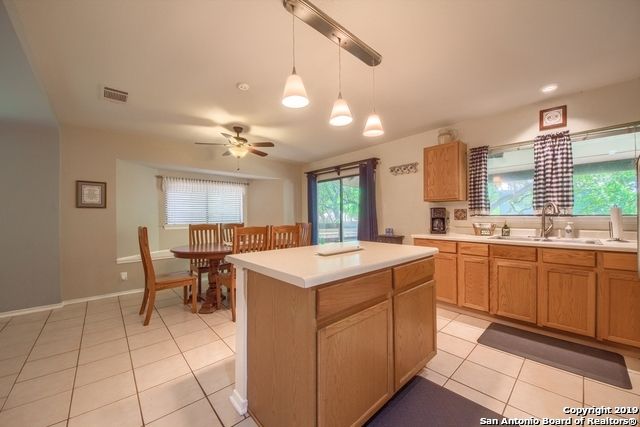 6623 SHADOW RUN, San Antonio, TX 78250