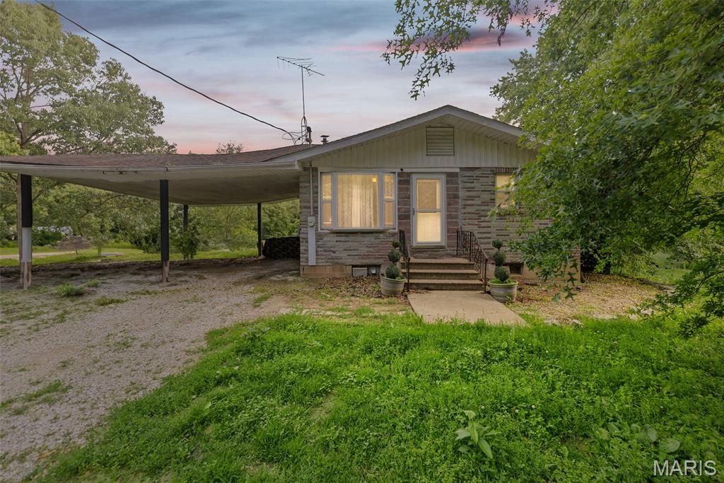 1462 Woburn Avenue, Greenville, IL 62246
