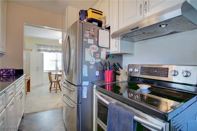 4036 W 219th Street, Fairview Park, OH 44126