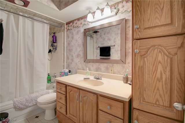 4036 W 219th Street, Fairview Park, OH 44126