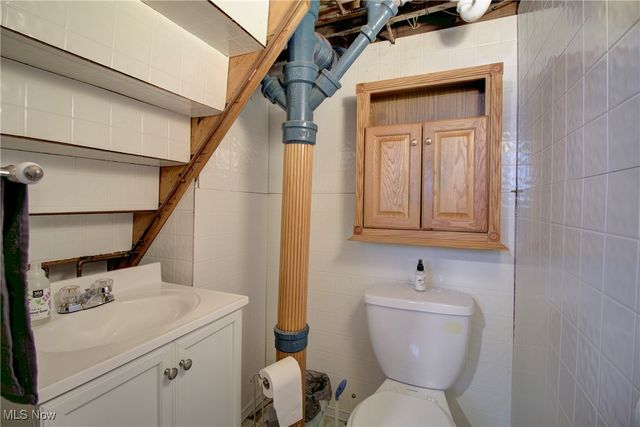 4036 W 219th Street, Fairview Park, OH 44126