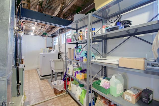 4036 W 219th Street, Fairview Park, OH 44126