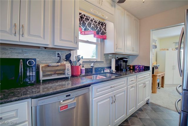 4036 W 219th Street, Fairview Park, OH 44126