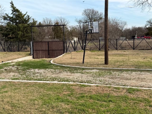 2552 NW 1090 Road, Corsicana, TX 75110