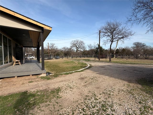 2552 NW 1090 Road, Corsicana, TX 75110