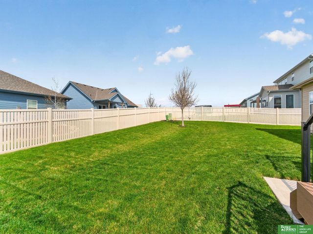 16862 Cary Street, Omaha, NE 68136