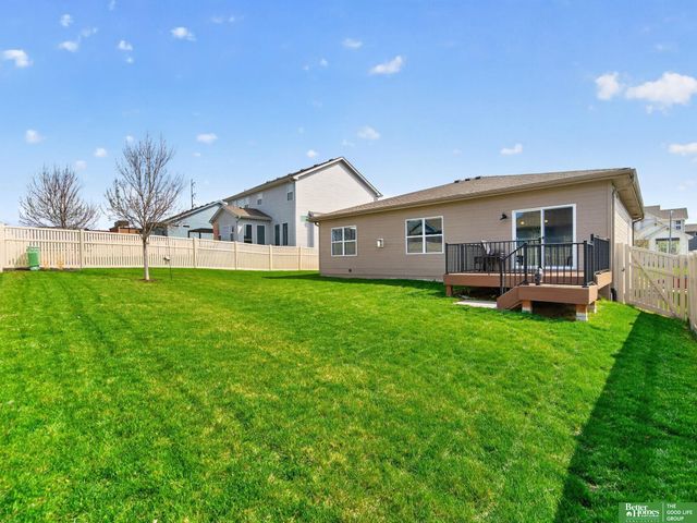 16862 Cary Street, Omaha, NE 68136