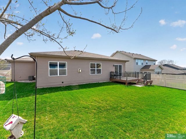 16862 Cary Street, Omaha, NE 68136