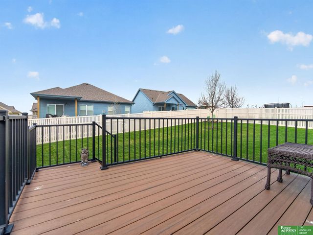 16862 Cary Street, Omaha, NE 68136