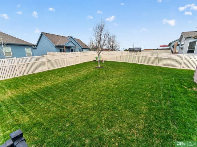 16862 Cary Street, Omaha, NE 68136