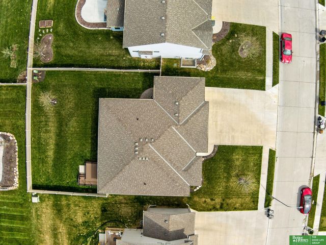 16862 Cary Street, Omaha, NE 68136