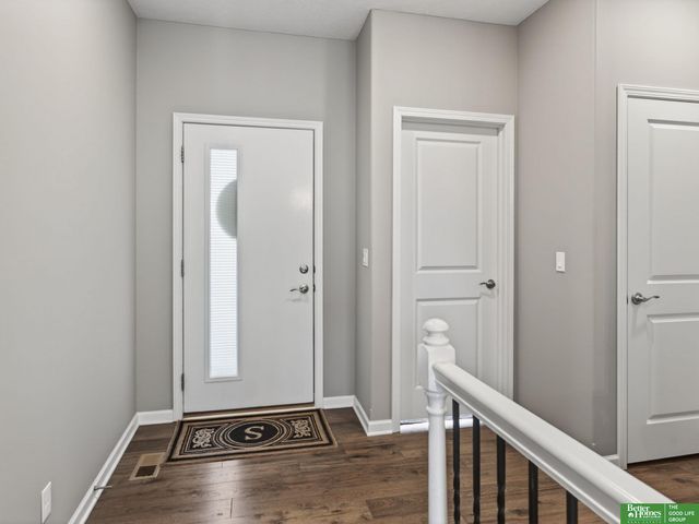 16862 Cary Street, Omaha, NE 68136