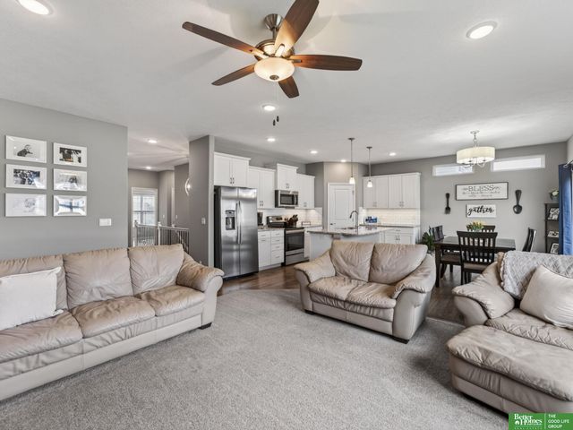 16862 Cary Street, Omaha, NE 68136