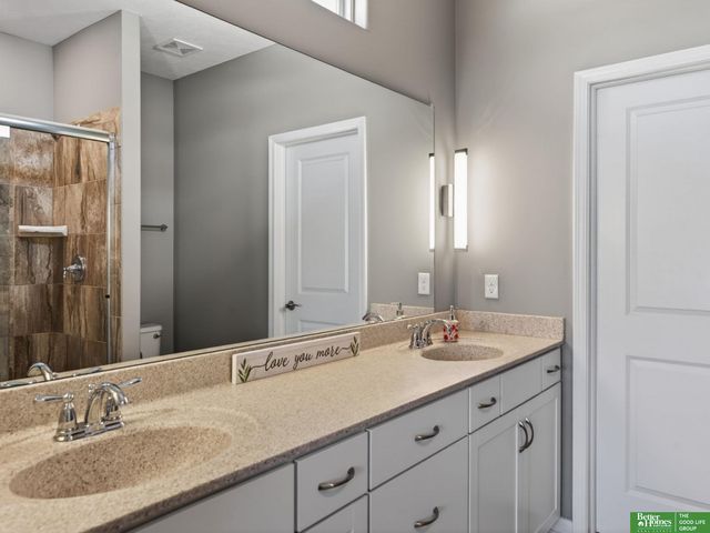 16862 Cary Street, Omaha, NE 68136