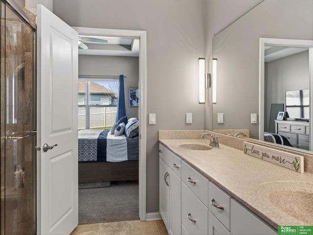 16862 Cary Street, Omaha, NE 68136