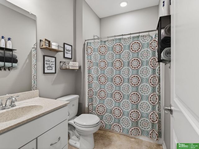 16862 Cary Street, Omaha, NE 68136