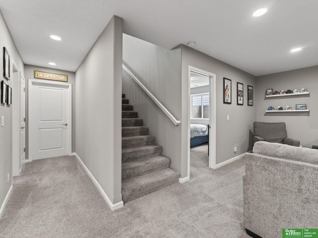 16862 Cary Street, Omaha, NE 68136