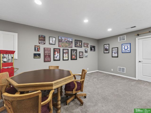 16862 Cary Street, Omaha, NE 68136