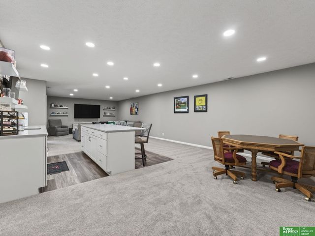 16862 Cary Street, Omaha, NE 68136