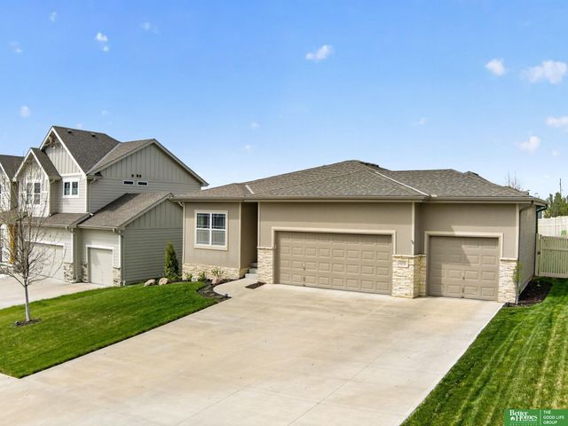 16862 Cary Street, Omaha, NE 68136