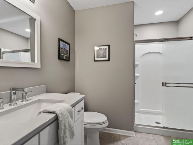 16862 Cary Street, Omaha, NE 68136