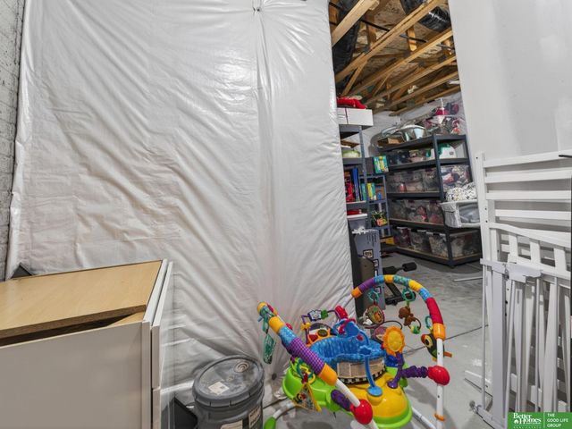 16862 Cary Street, Omaha, NE 68136