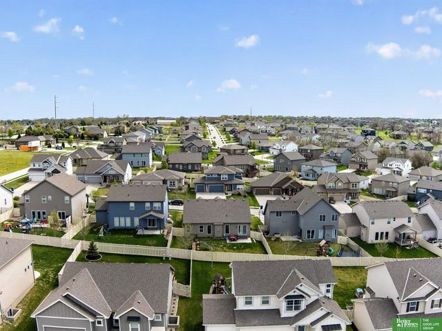 16862 Cary Street, Omaha, NE 68136