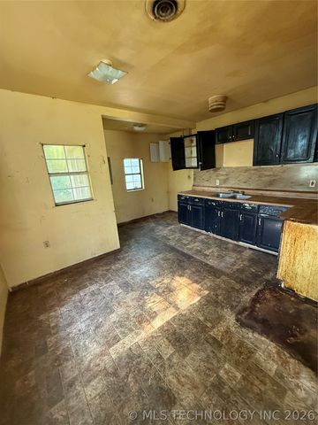 10 10th NW, Ardmore, OK 73401