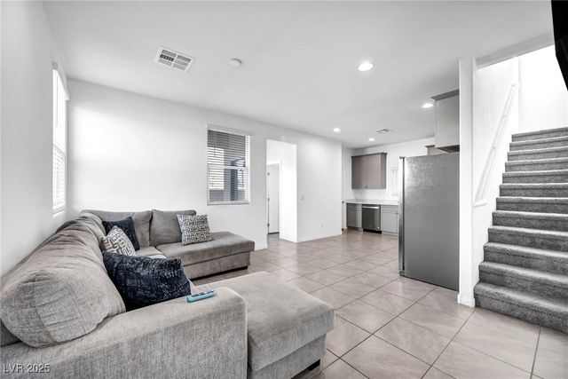 4054 East Tonopah Avenue, Las Vegas, NV 89115