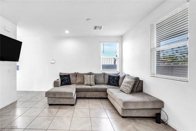 4054 East Tonopah Avenue, Las Vegas, NV 89115