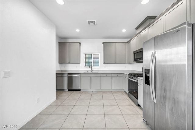 4054 East Tonopah Avenue, Las Vegas, NV 89115