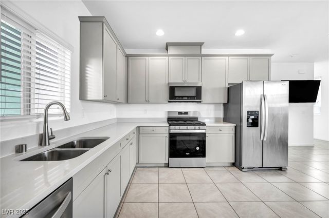 4054 East Tonopah Avenue, Las Vegas, NV 89115