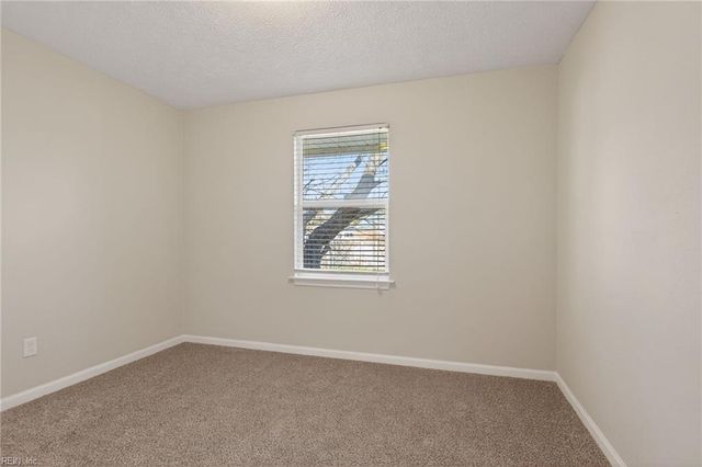 44 Newby DR, Hampton, VA 23666