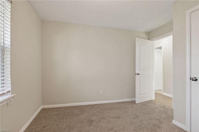 44 Newby DR, Hampton, VA 23666