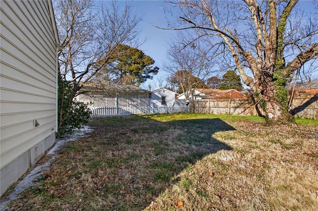 44 Newby DR, Hampton, VA 23666