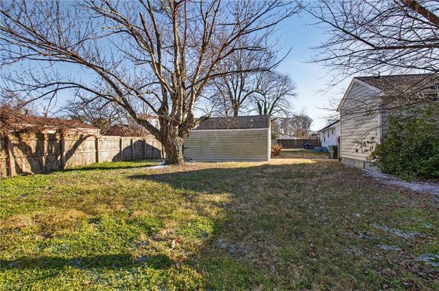 44 Newby DR, Hampton, VA 23666