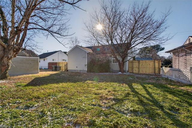 44 Newby DR, Hampton, VA 23666