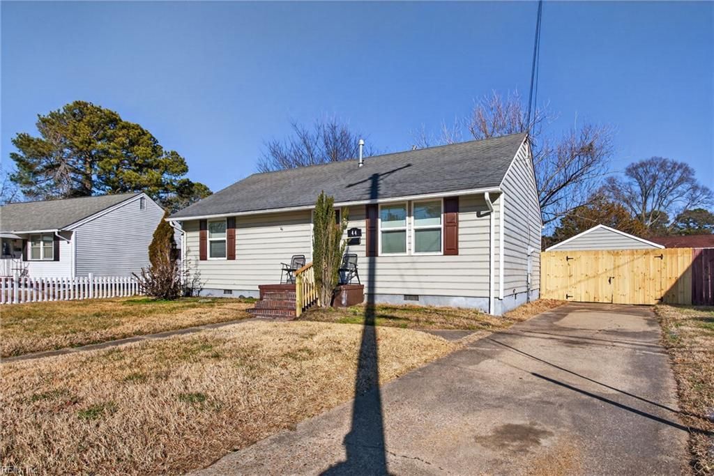 44 Newby DR, Hampton, VA 23666